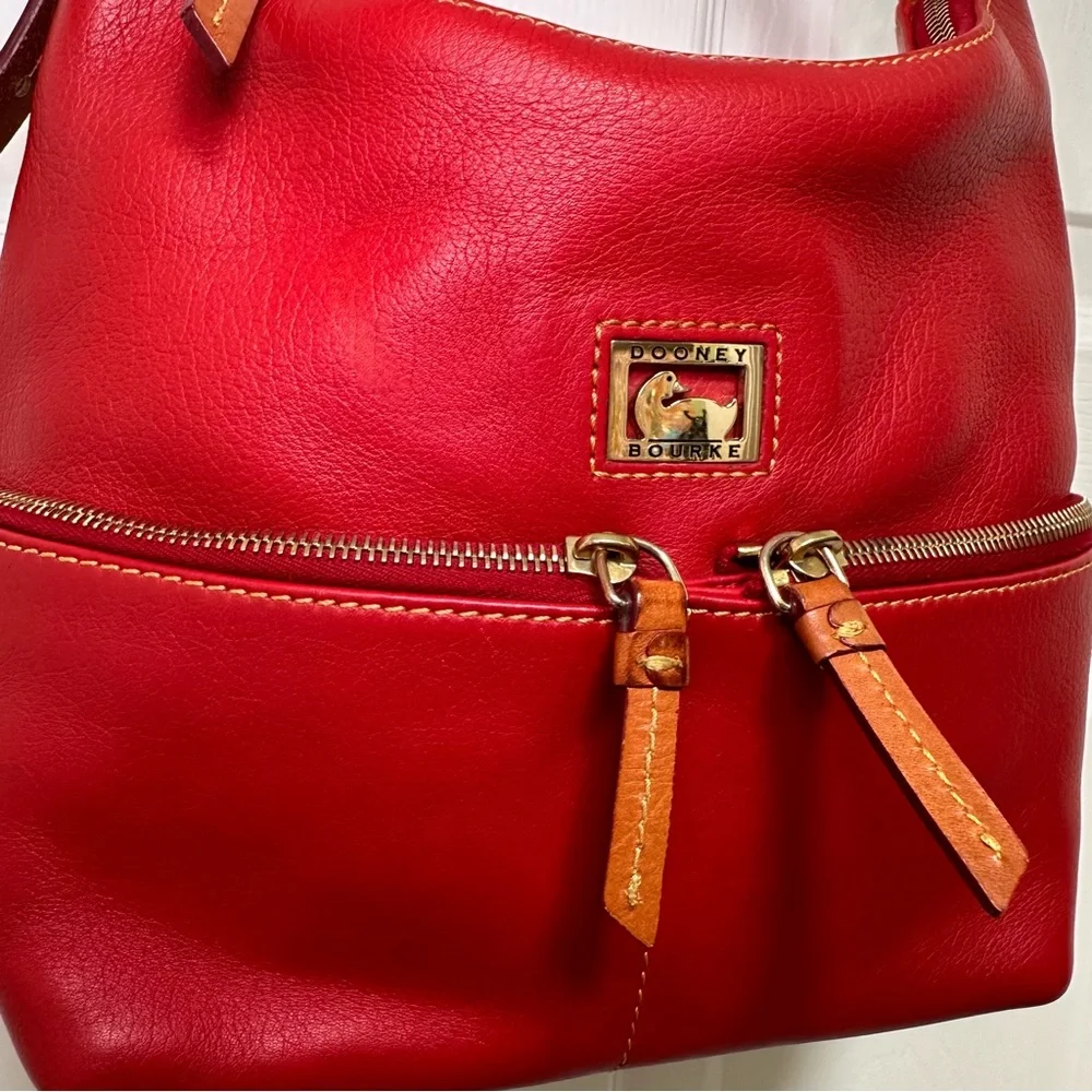 Dooney & Bourke Medium Shoulder Bag Mulberry Red Leather - Picture 4 of 17